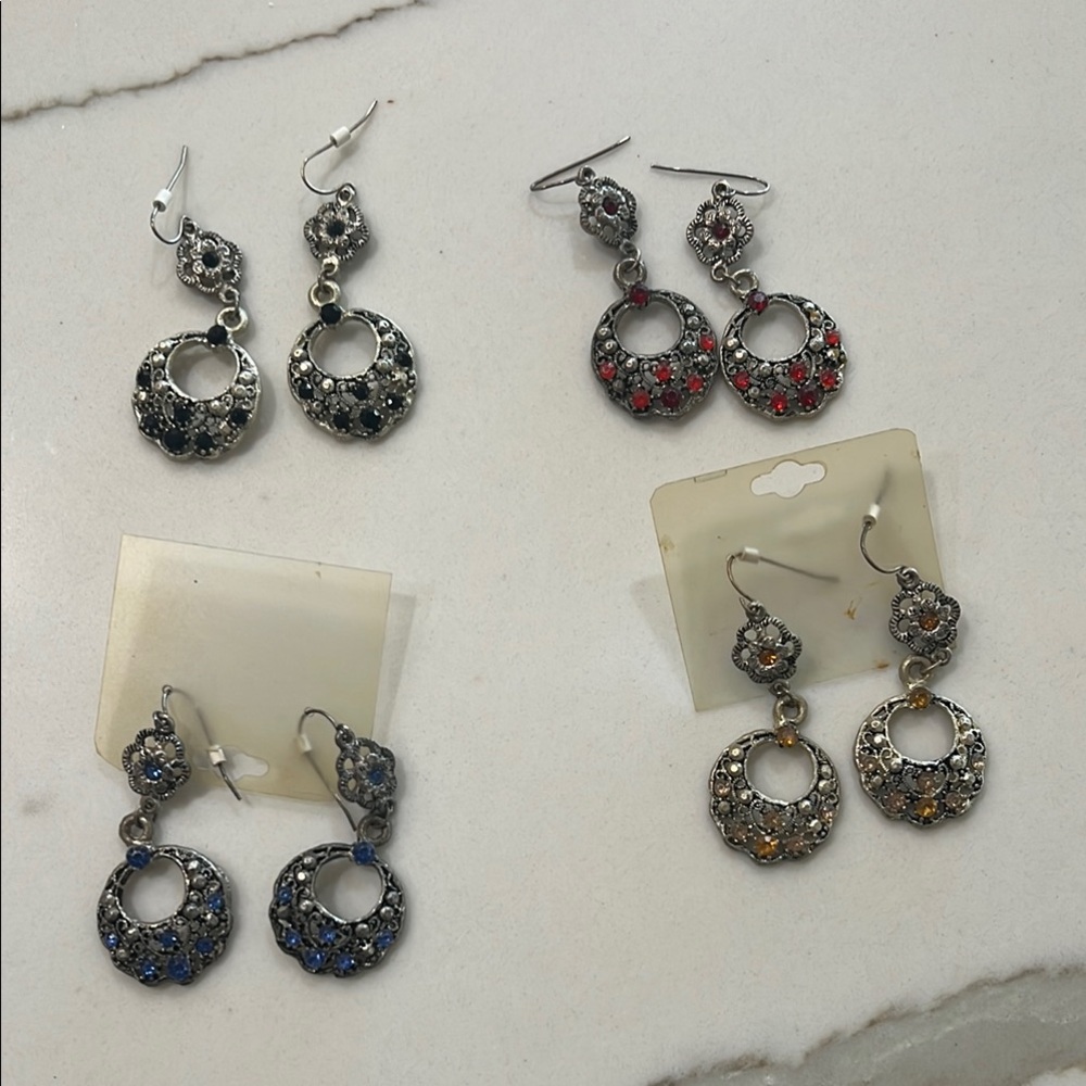 New elegant Black and Red Earrings with Circular Pendants